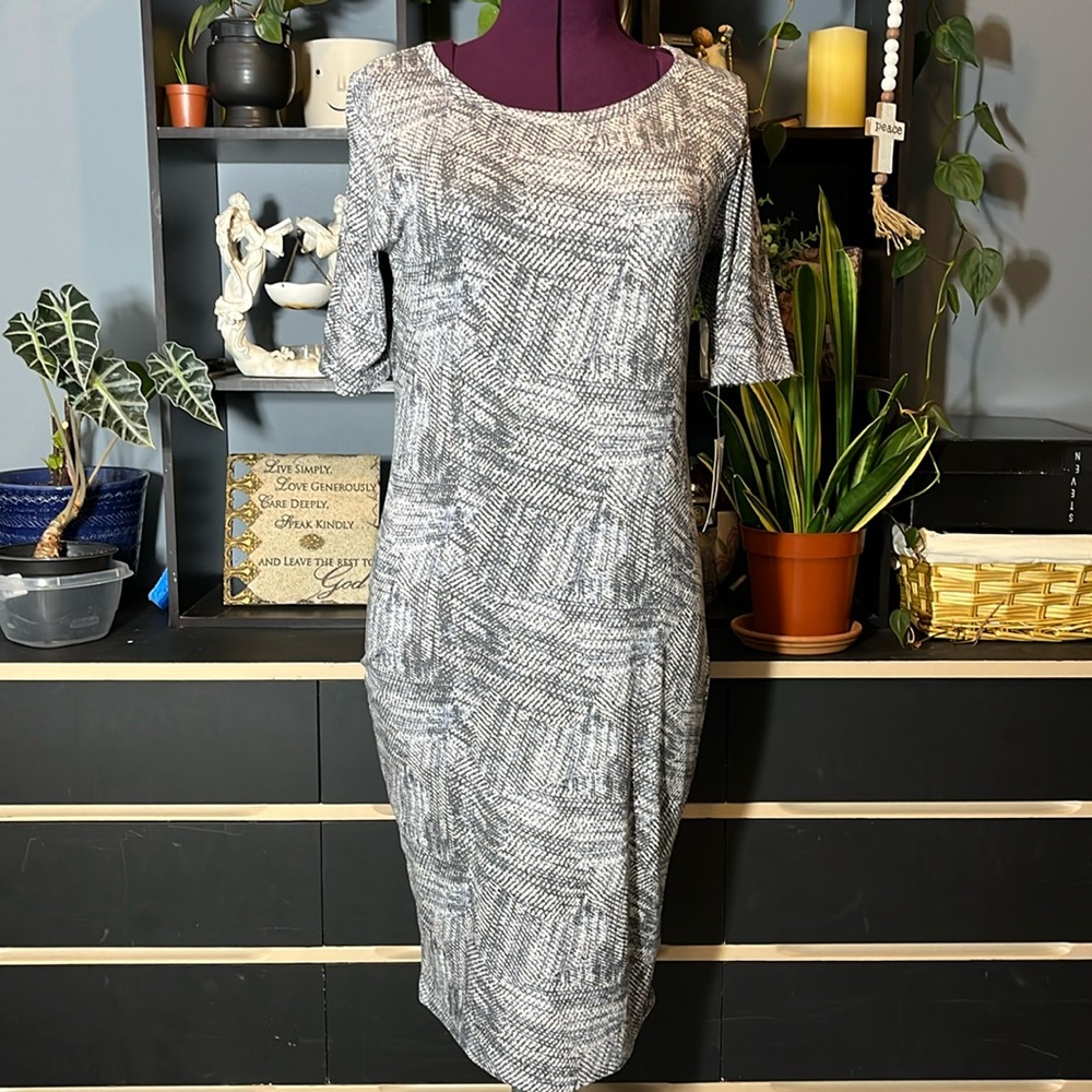 LuLaRoe Short Sleeve Julia Dress